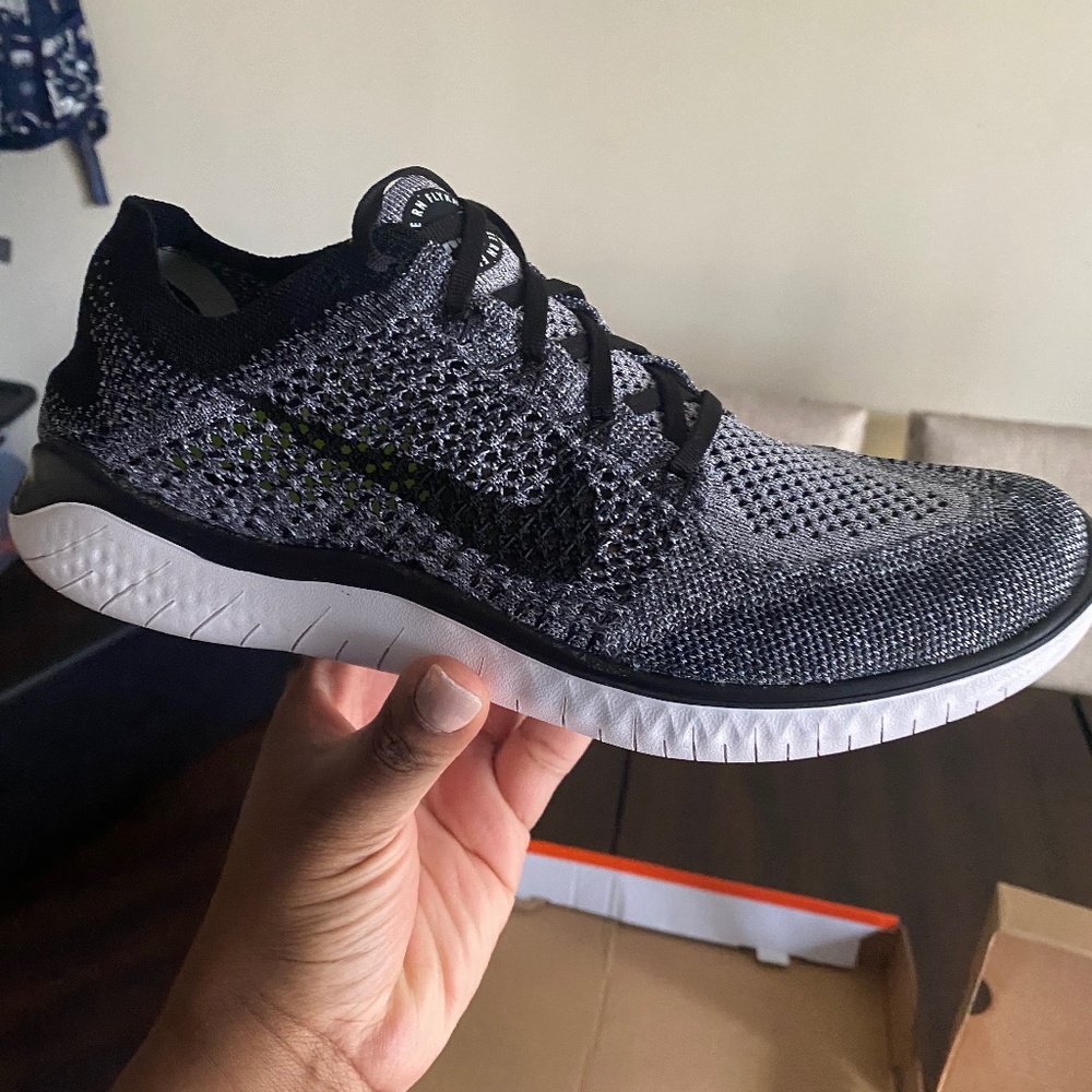 Nike flex run sneakers